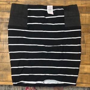 Black and White stripped mini pencil skirt | Torrid | Size 1